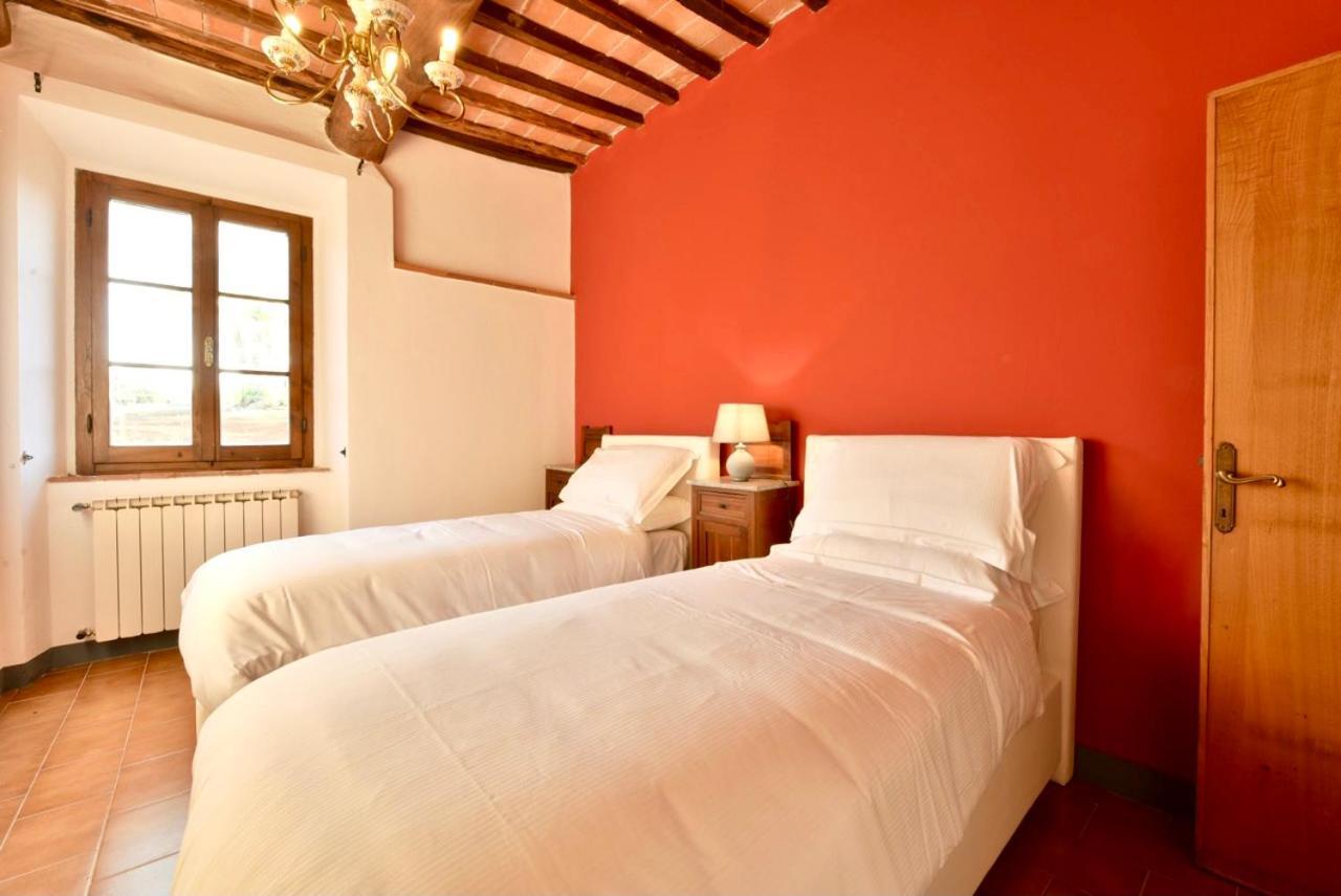 Agriturismo I Poggilunghi Чивителла-ин-Валь-ди-Кьяна Экстерьер фото