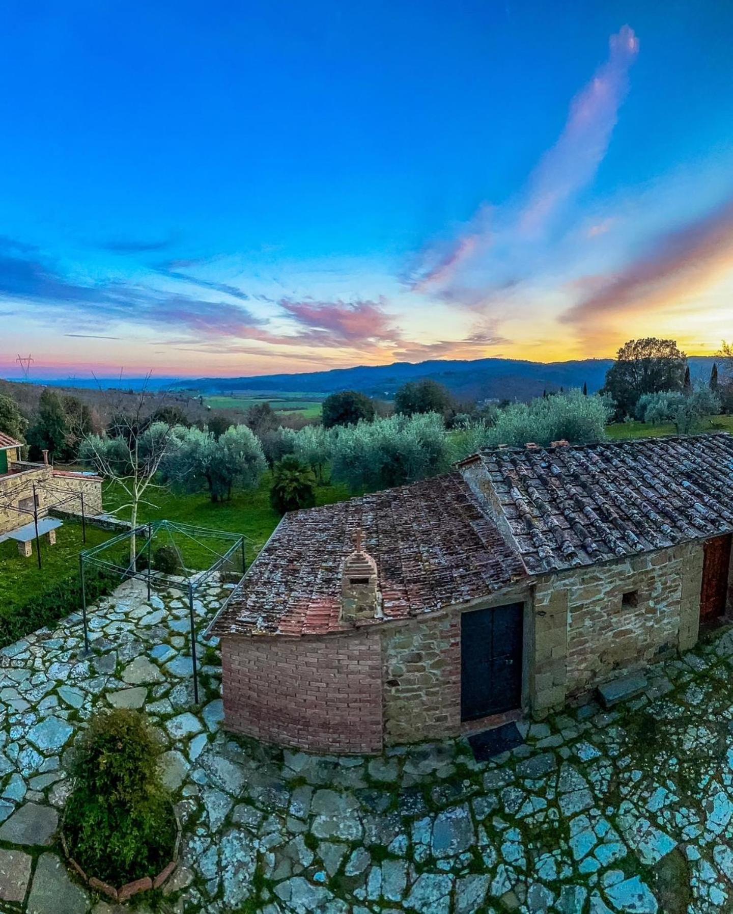 Agriturismo I Poggilunghi Чивителла-ин-Валь-ди-Кьяна Экстерьер фото